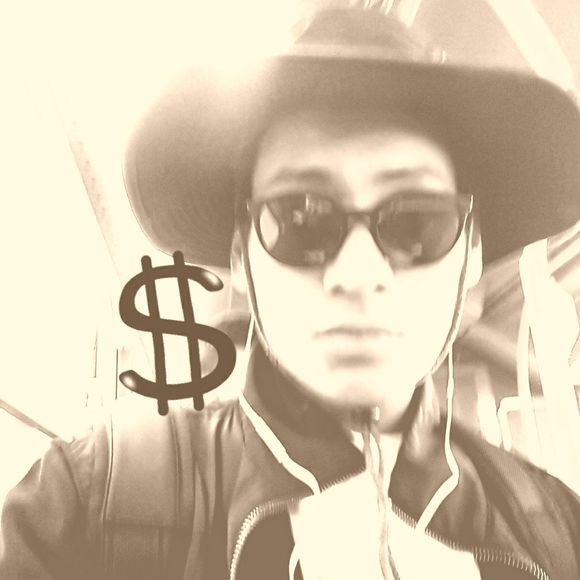 Meet your Posher, Alejandro - Picture 1 of 1